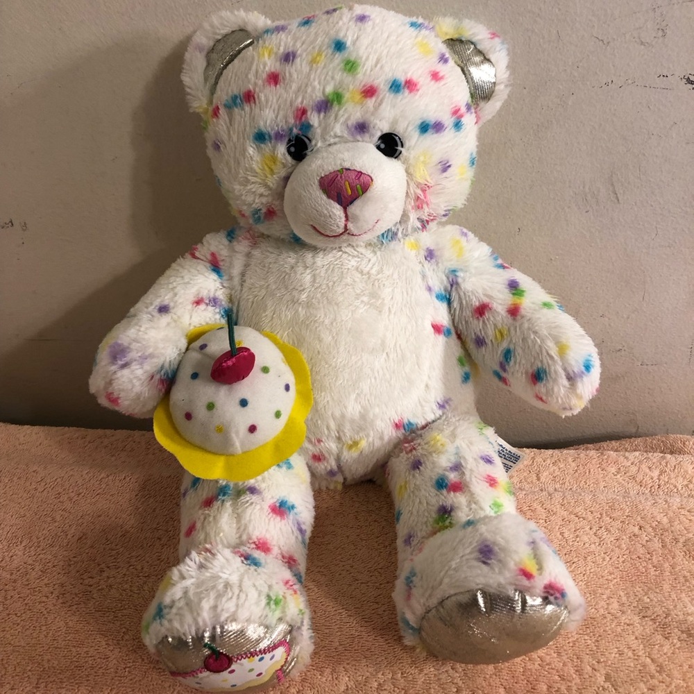 Build a Bear Confetti Birthday Bear With Cupcake 17” Plush